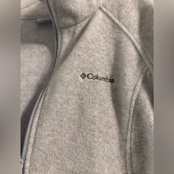 Columbia women’s light grey jacket XL 🤍 - Picture 2 of 4